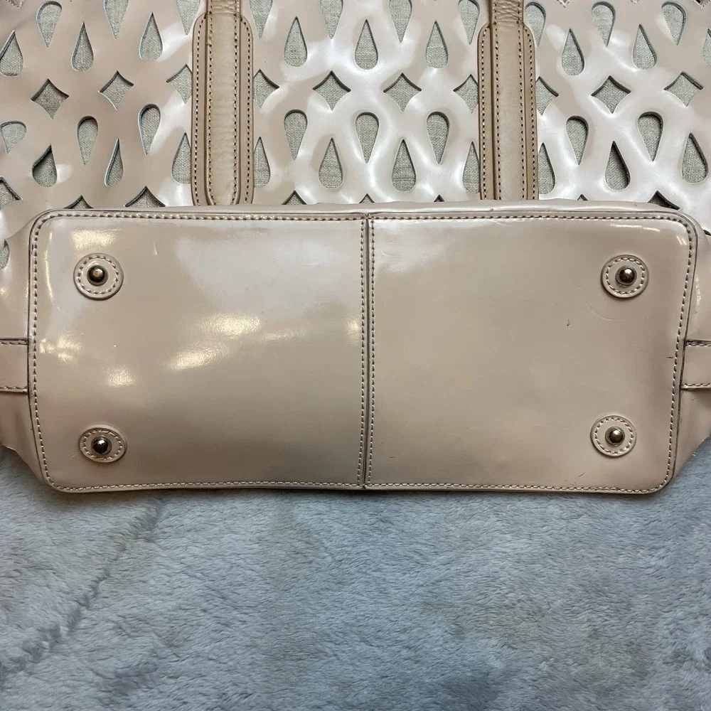 Sondra Roberts Patent Leather Laser Cut Tote Bag Champagne Scalloped 11x13x6 - Picture 8 of 16